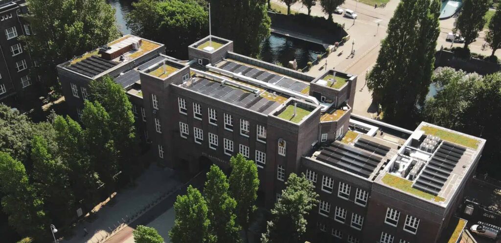 Sedumdaken-op-Amsterdams-Lyceum-1